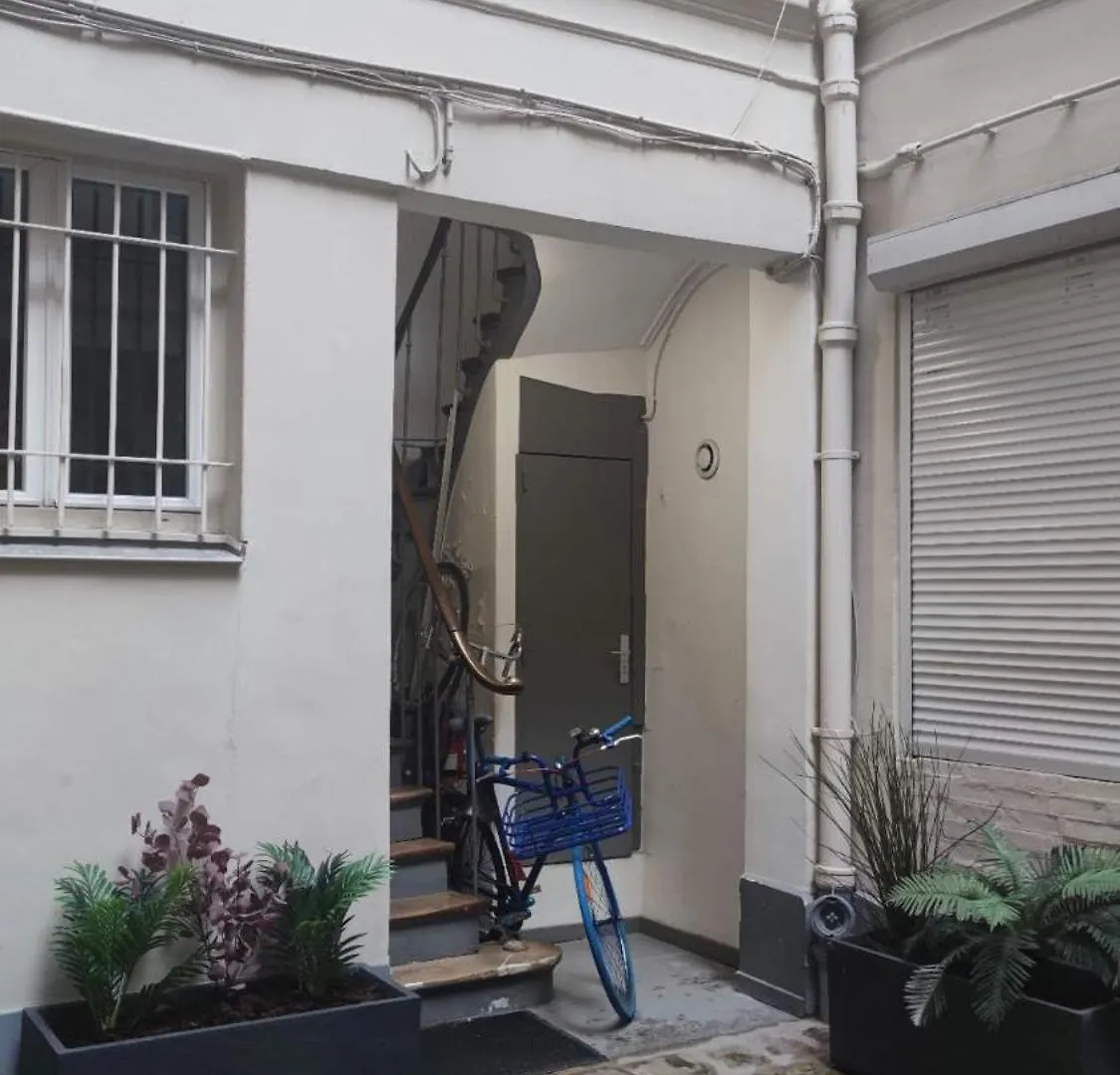 Charming Near Chatelet Saint Sauveur *